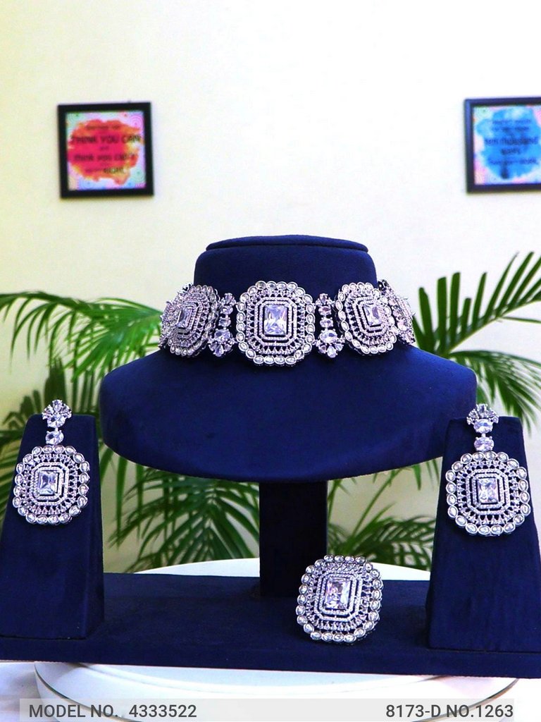 Popular Party Wear Jewelry Set
