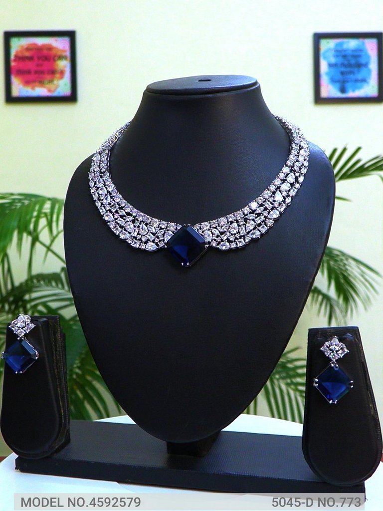 Statement Necklaces in Trend - Amaara World