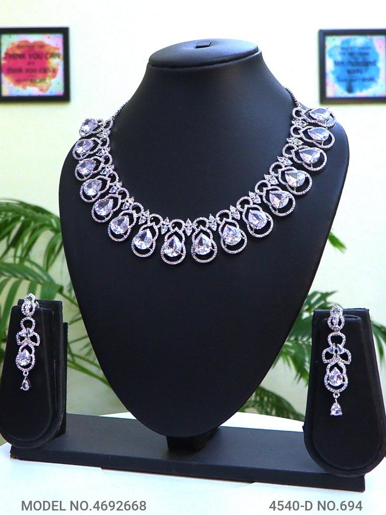Traditional Necklaces in Trend - Amaara World
