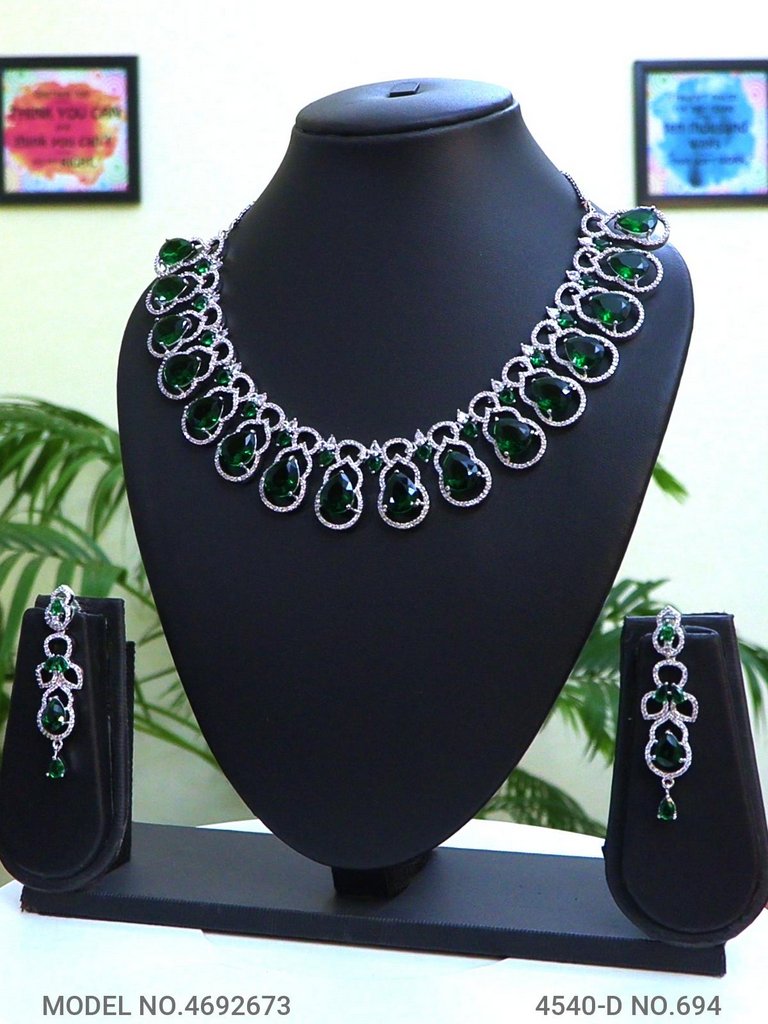 Bridesmaid Necklace Set for Traditional Weddings - Amaara World