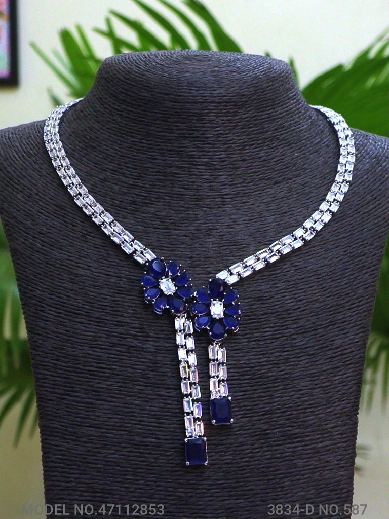 Eye catchy Necklace set - View 2