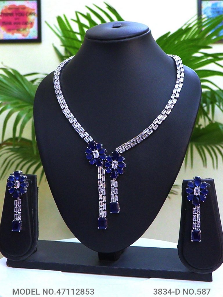 Eye catchy Necklace set - Amaara World