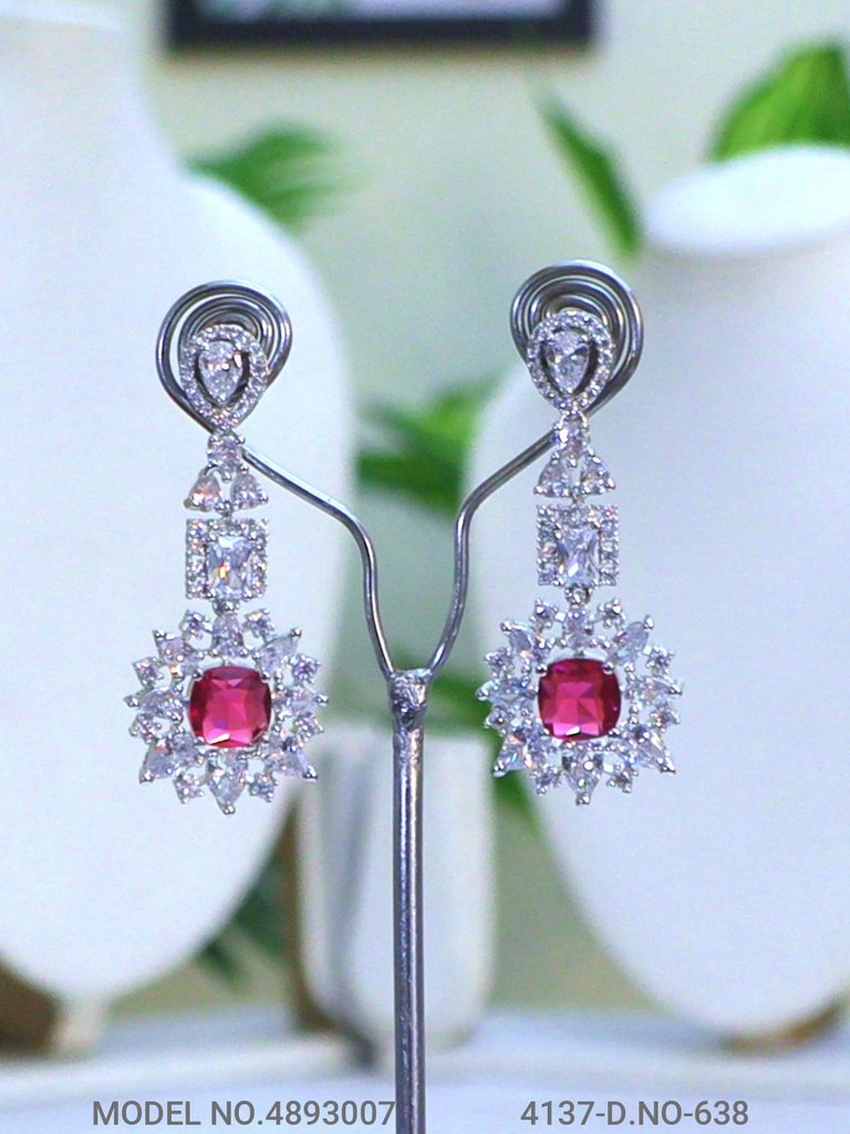Showstopper Imitation Jewelry Set - View 3