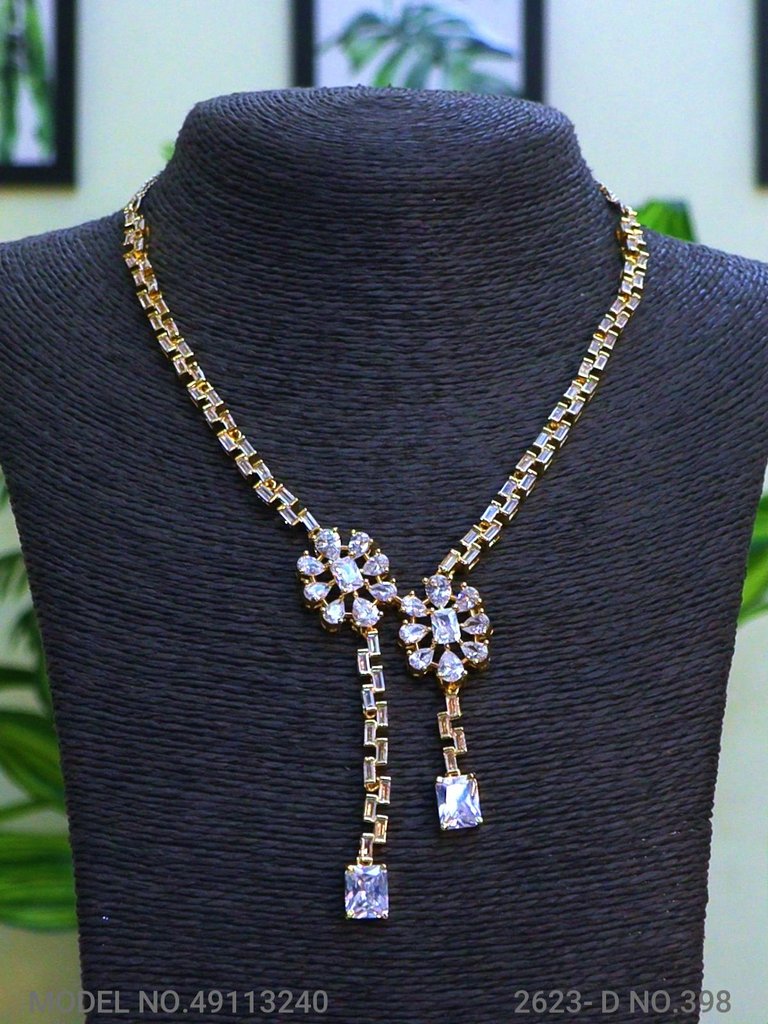 Necklace Set crafted for bold Women - View 2