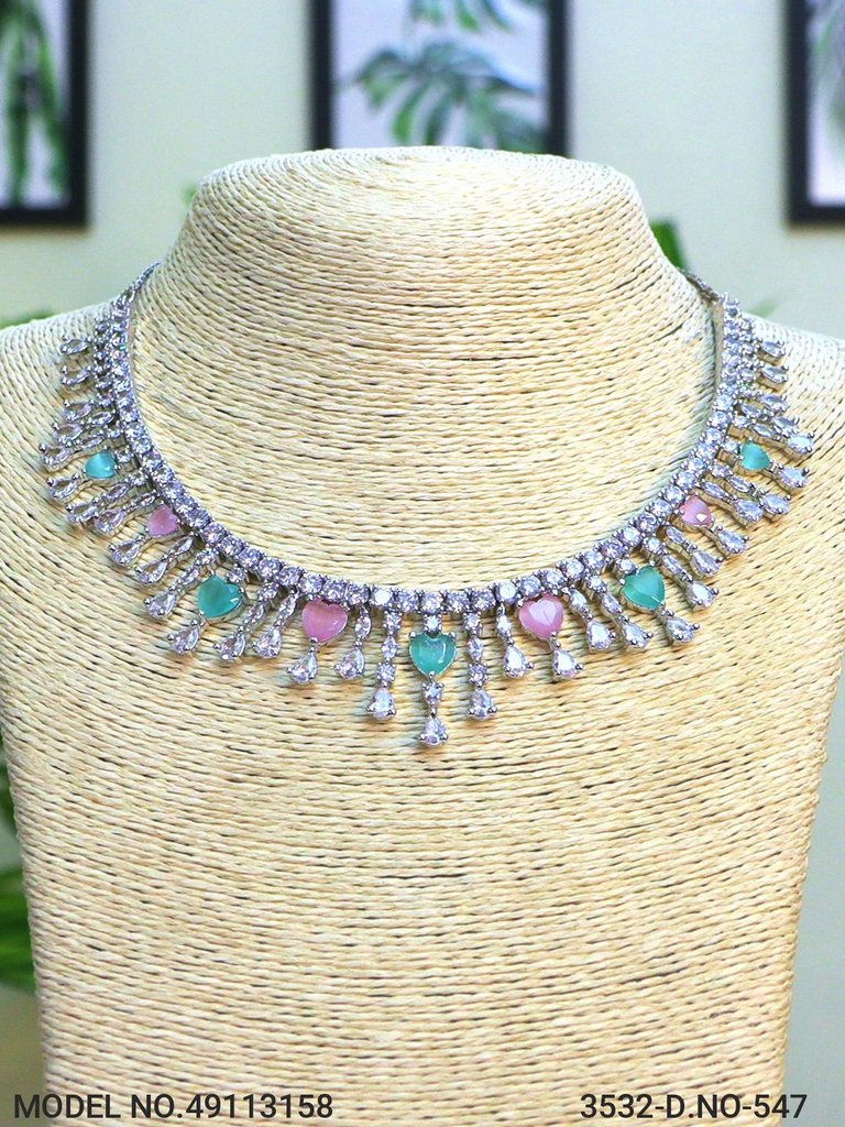Classic Jewelry Set - View 2