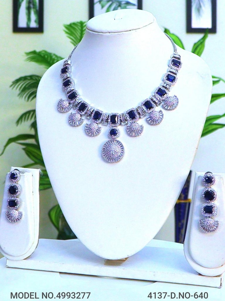 Ideal Gift for Traditional Ladies - Amaara World
