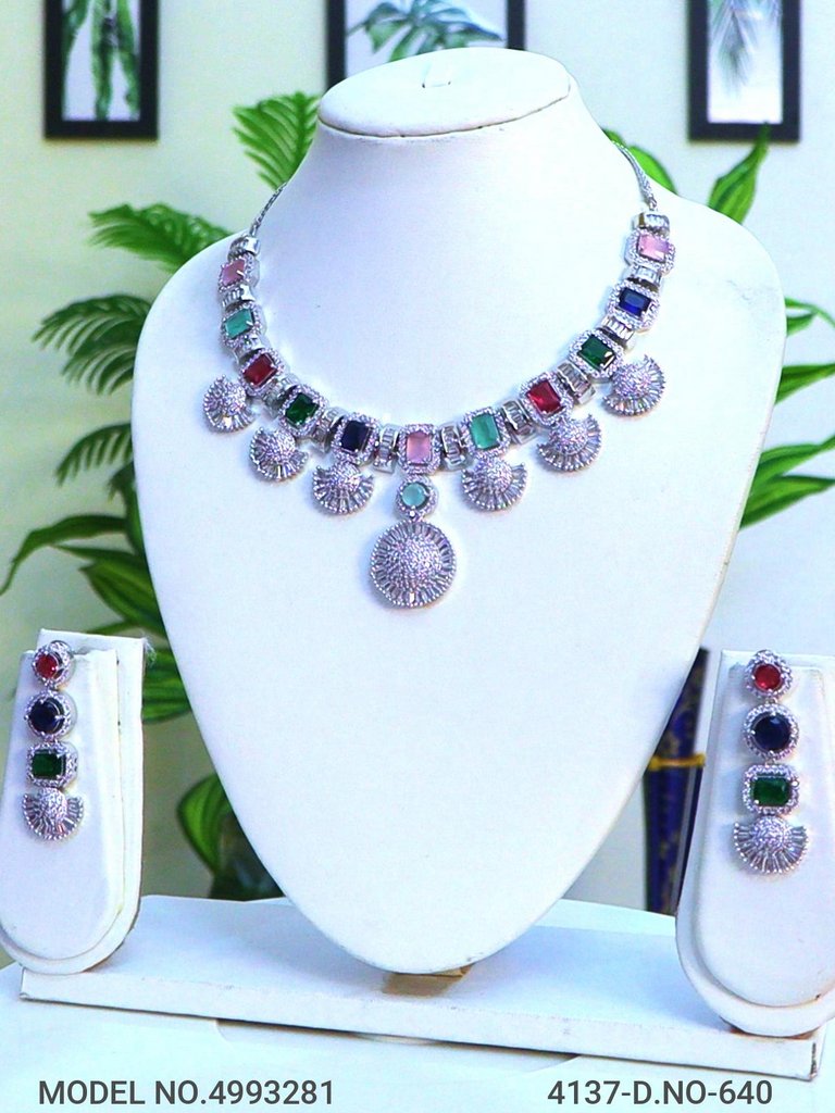 Traditional Necklaces in Trend - Amaara World