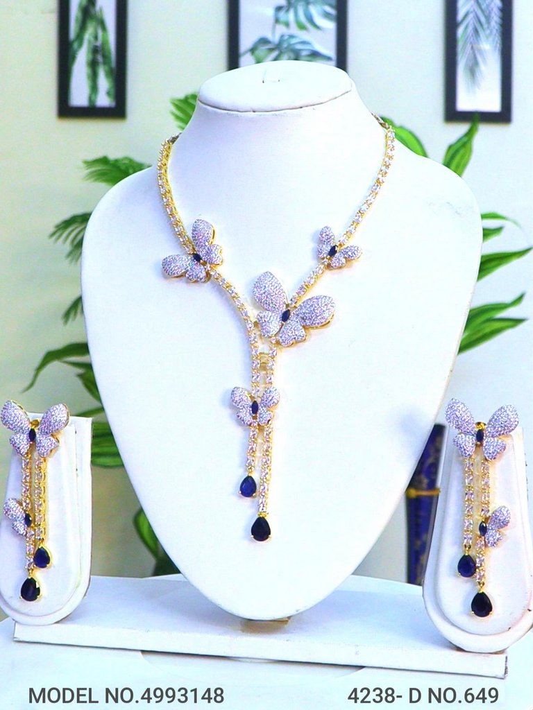 Tradition and Trend goes to a Party - Amaara World