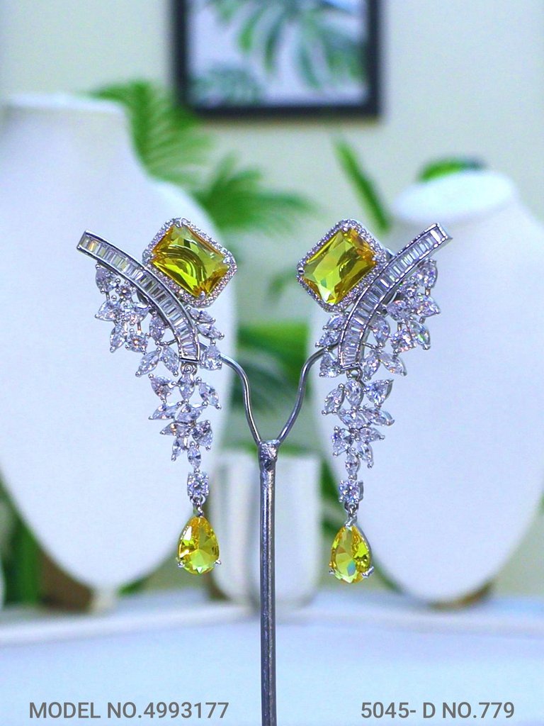 Trendy Traditional Necklace Set | Ideal Birthday Gift - View 3