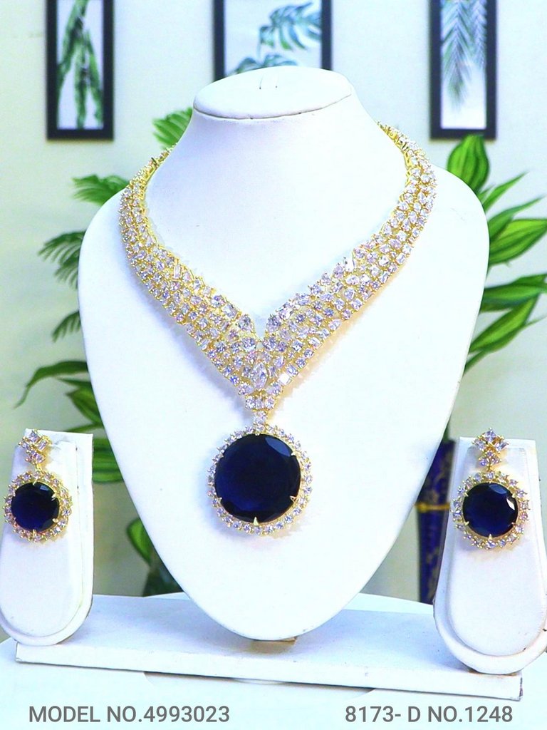Friendship of Tradition and Trend - Amaara World