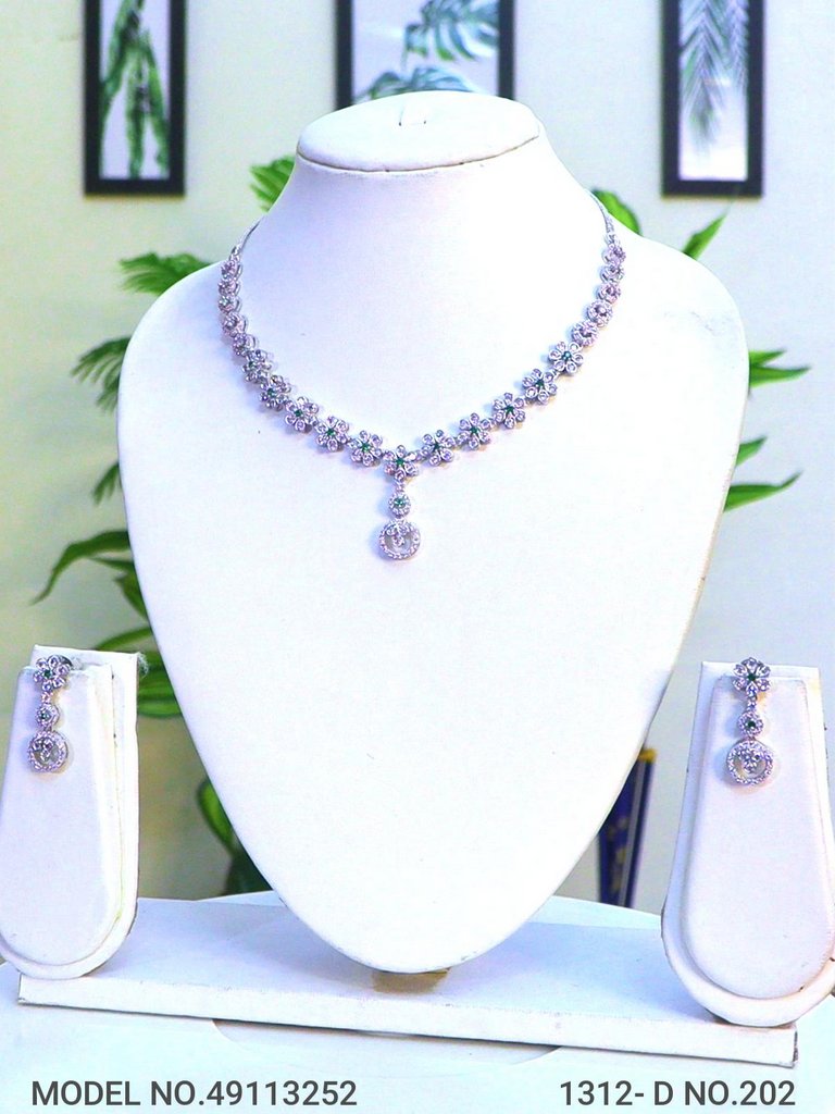 Be a Showstopper in any Party ! - Amaara World