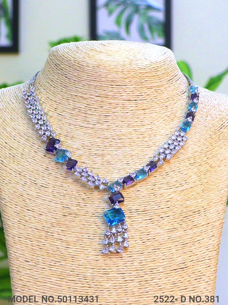 Necklace Set crafted for bold Women - View 2