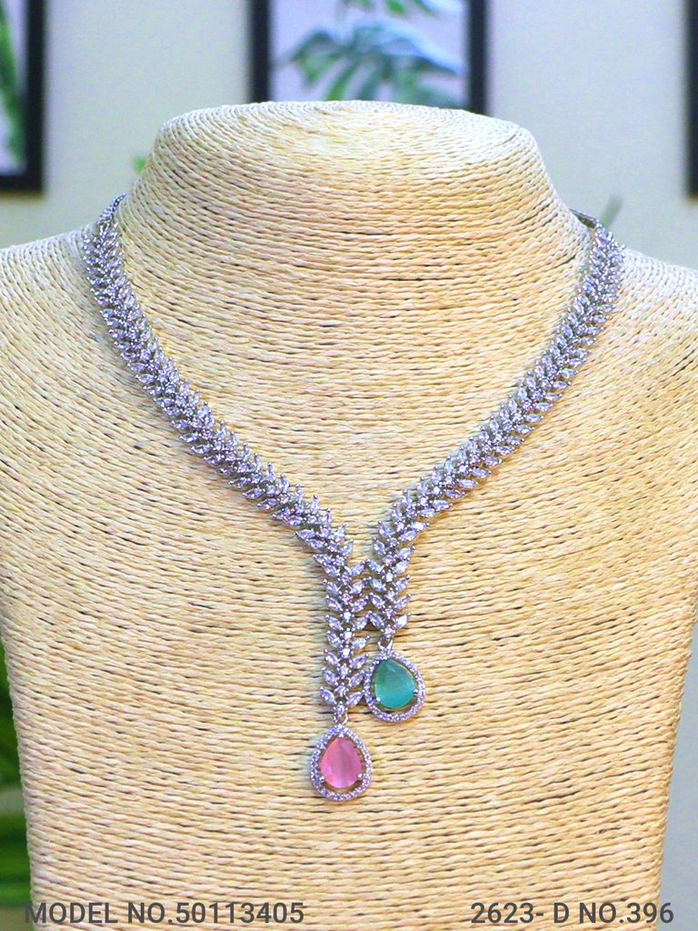 Partywear Classic Jewelry Set - View 2