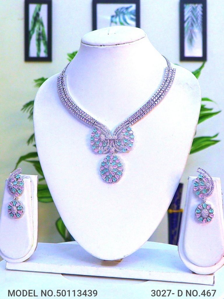 Be a Showstopper in any Party ! - Amaara World