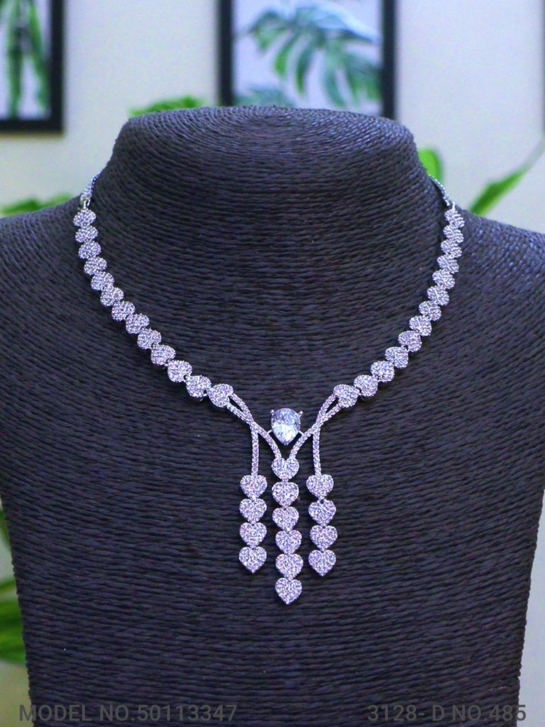 Necklace Set crafted for bold Women - View 2