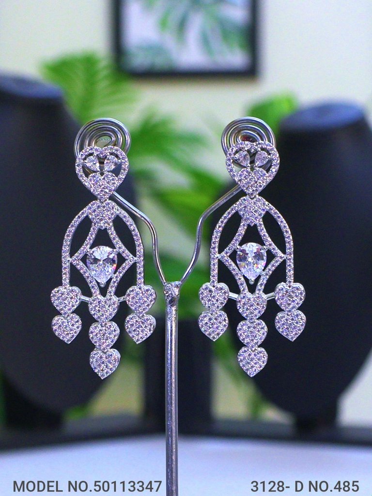 Necklace Set crafted for bold Women - View 3