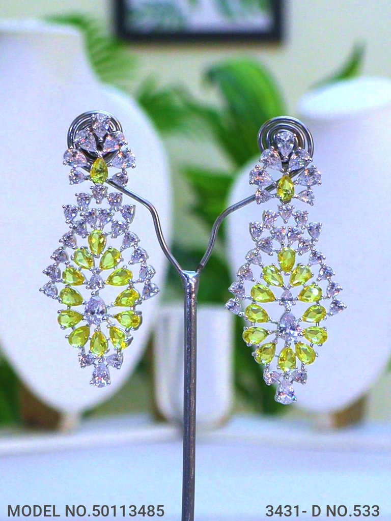 Ideal Gifts for Women | Jewelry Set - View 3