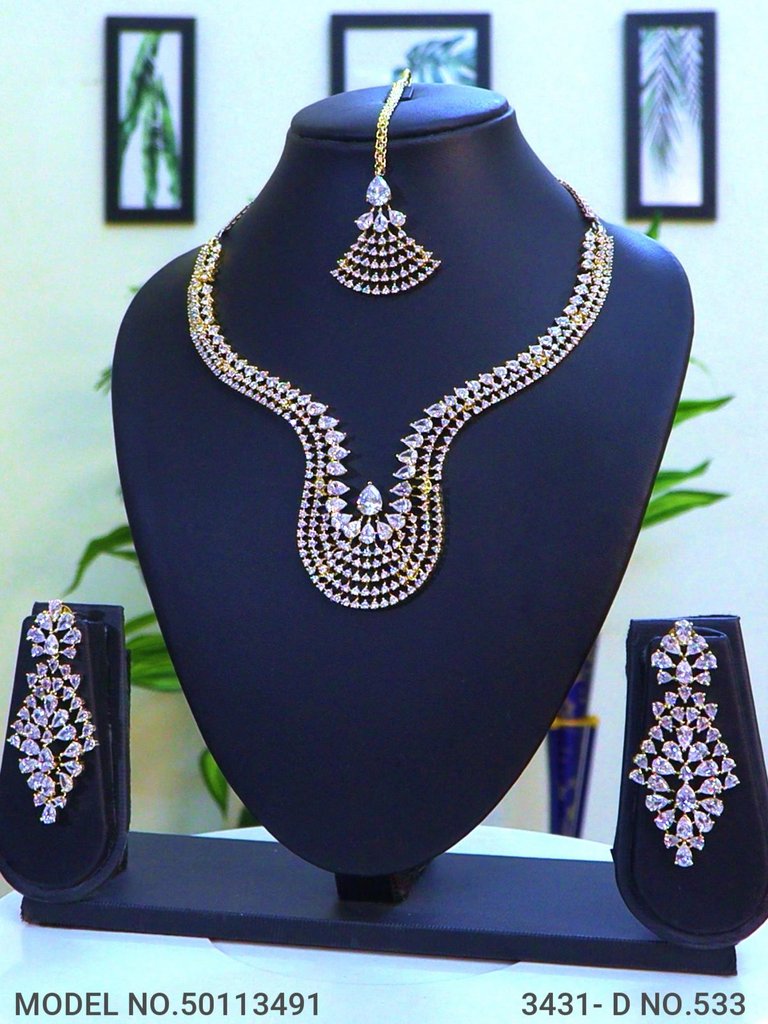 A Classic Cz Set for all Parties - Amaara World