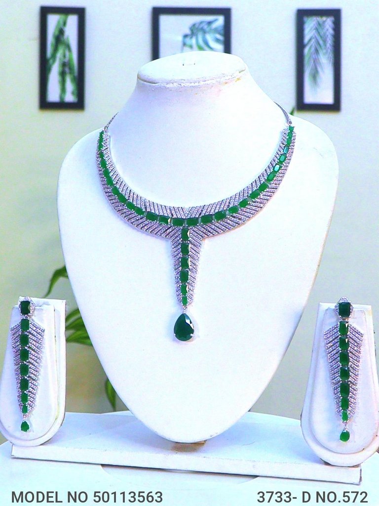 A Classic Cz Set for all Parties - Amaara World