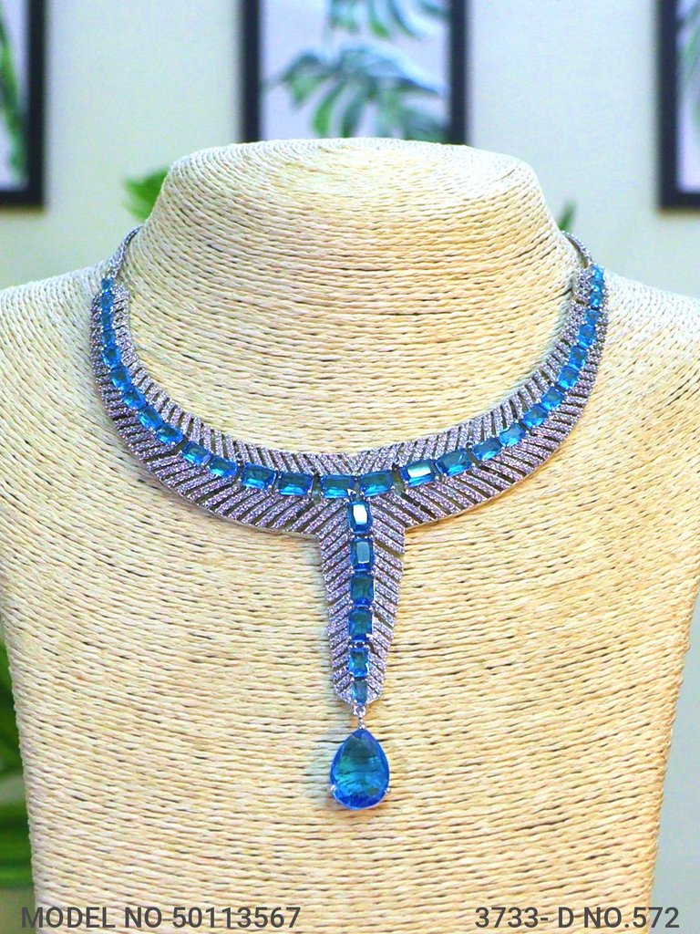 Partywear Classic Jewelry Set - View 2