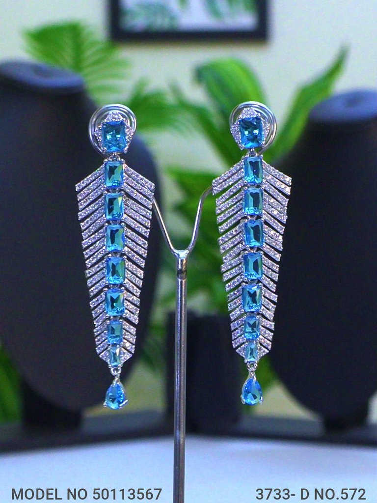 Partywear Classic Jewelry Set - View 3
