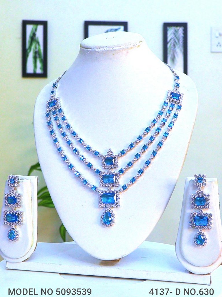 A Masterpiece | Handcrafted Traditional Jewellery Set - Style 3 - Amaara World
