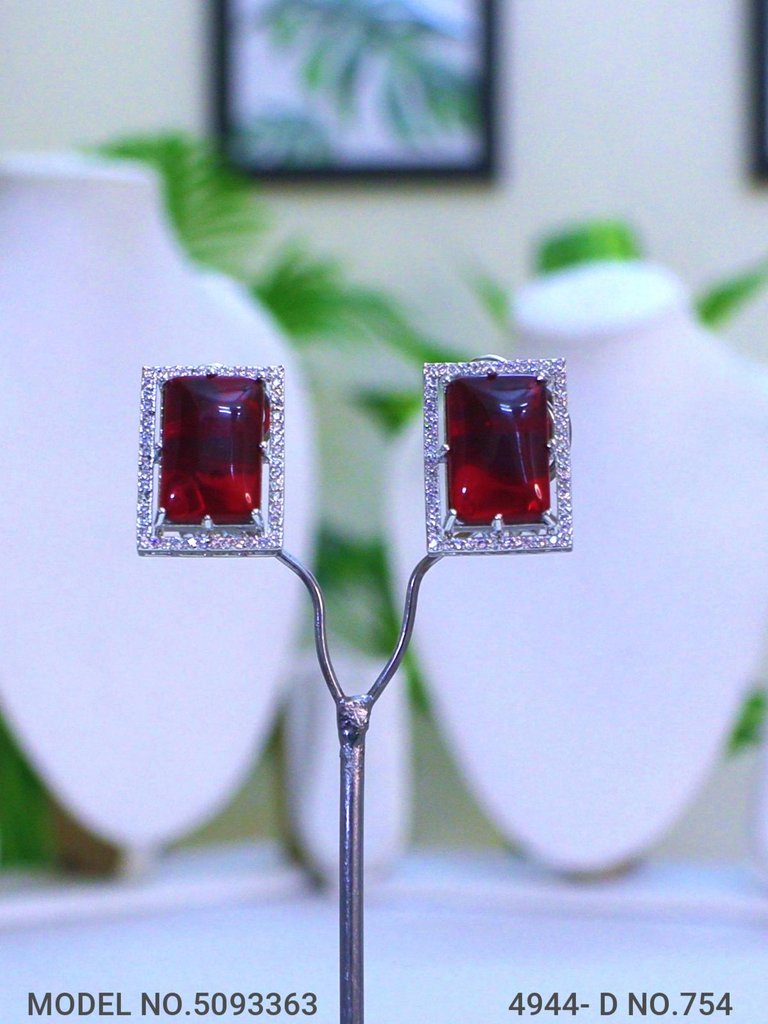 Traditional American Diamond Set - View 3