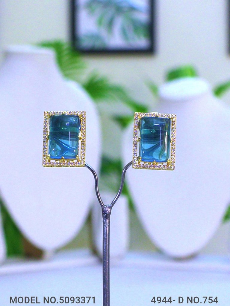 Traditional Jewelry | Available to Wholesale Buyers - View 3