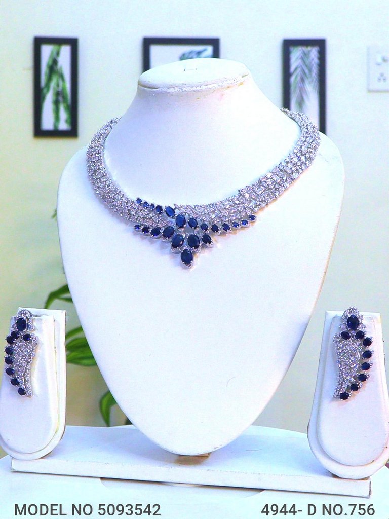 Indian Craftsmanship at its Best ! - Amaara World USA - SKU 5093542