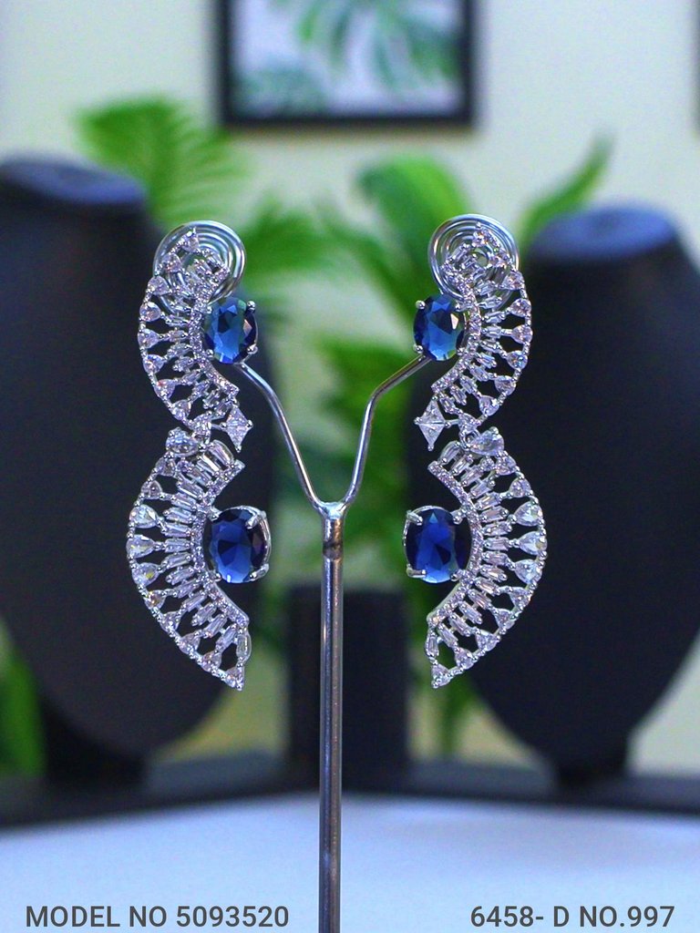 Traditional American Diamond Set - View 3