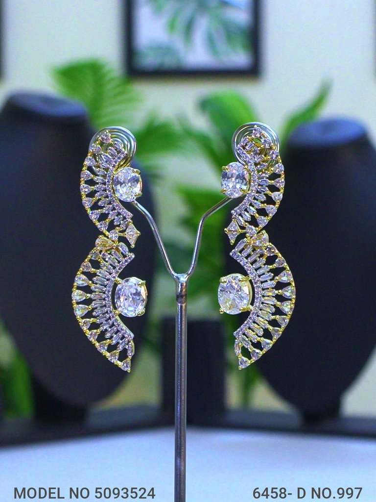Art Jewelry - View 3