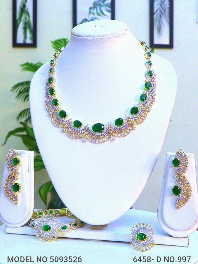 Handmade Traditional Masterpiece Zircon Jewelry Set - Amaara World
