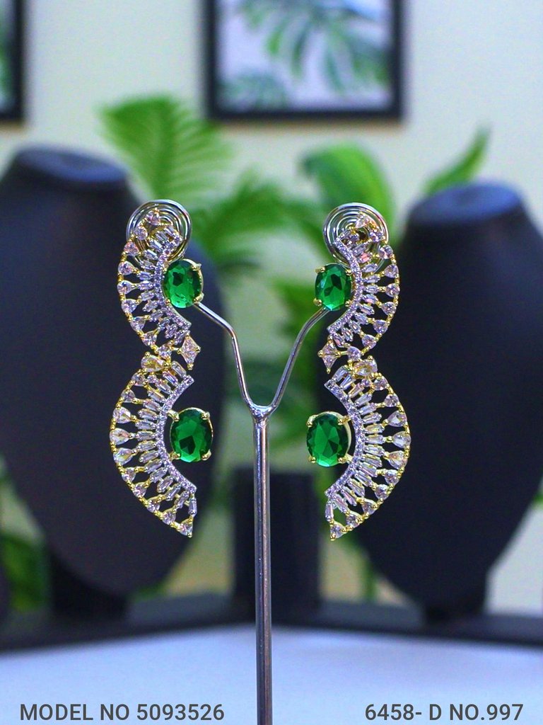 Handmade Traditional Masterpiece Zircon Jewelry Set - View 3