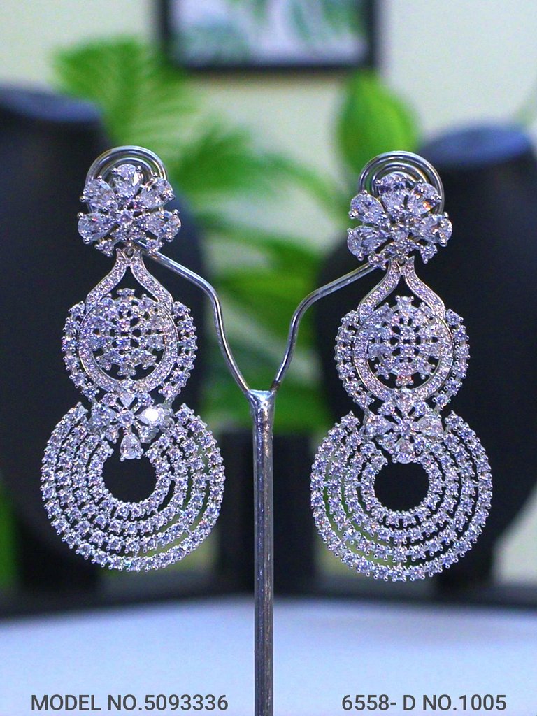 Necklace Designed by Passionate Craftsmen ! - View 3