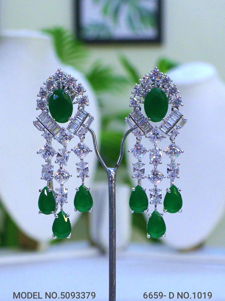 A Masterpiece | Handcrafted Traditional Jewellery Set - View 3