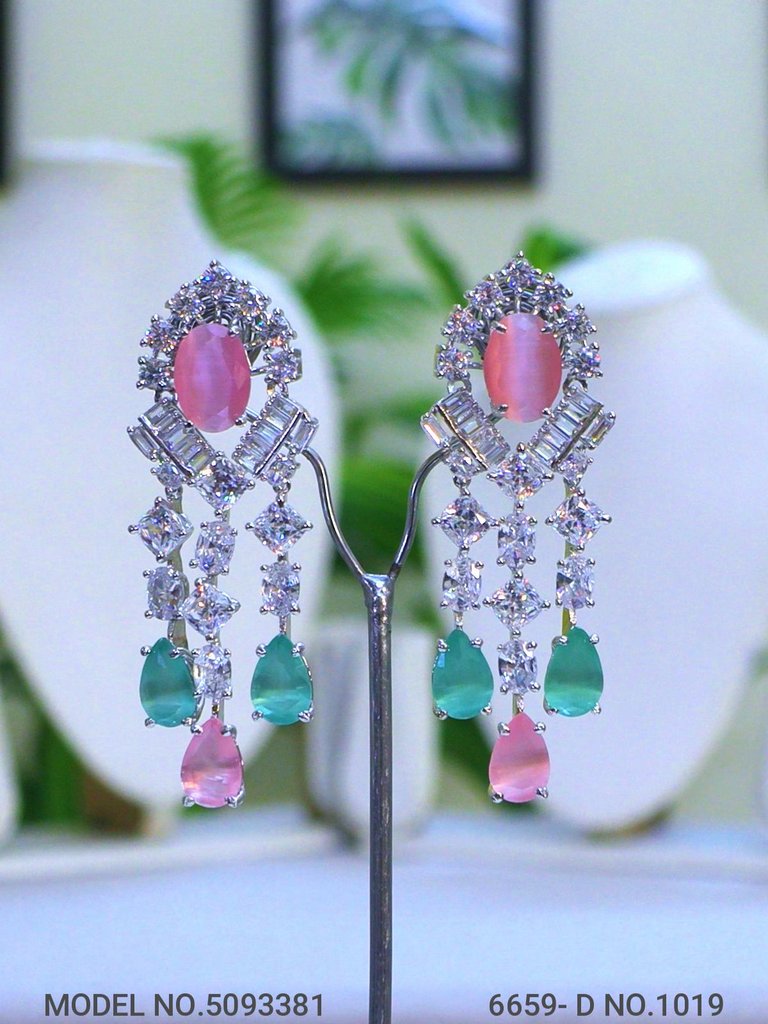 Statement Necklaces in Trend - View 3