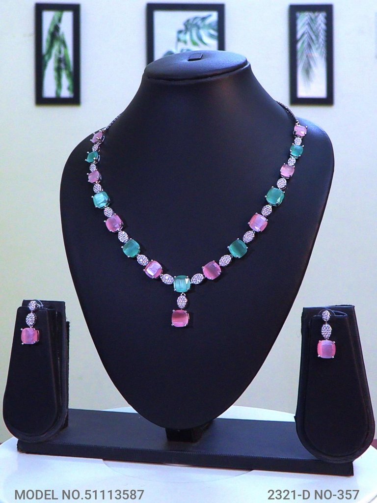 Eye catchy Necklace set - Amaara World