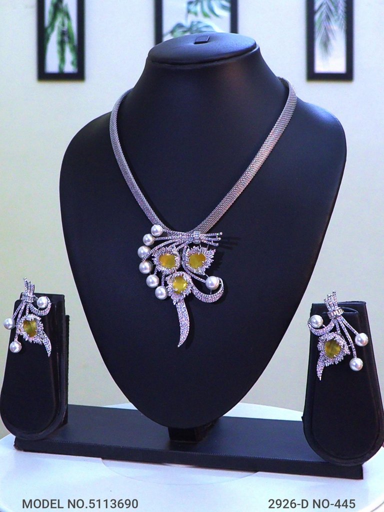 Classic Pendant | AD Jewellery | Handcrafted - Style 5 - Amaara World