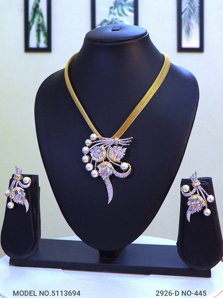 Classic Pendant | AD Jewellery | Handcrafted - Style 9 - Amaara World