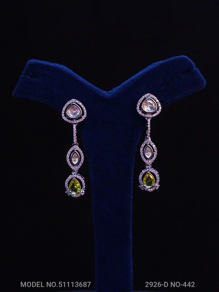 Classical Yet Trendy | Jewelry Set - View 3