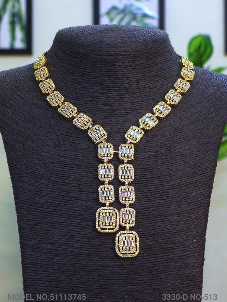 Eye catchy Necklace set - View 2