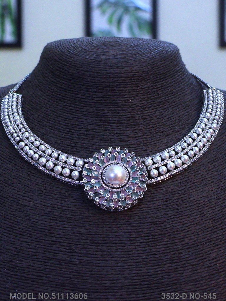 Classical Yet Trendy | Jewelry Set - View 2