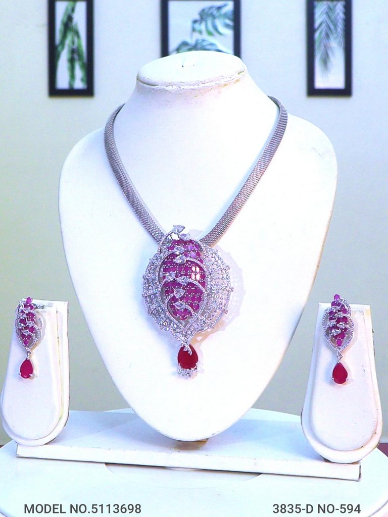Partywear Classic Pendant Set - Style 3 - Amaara World