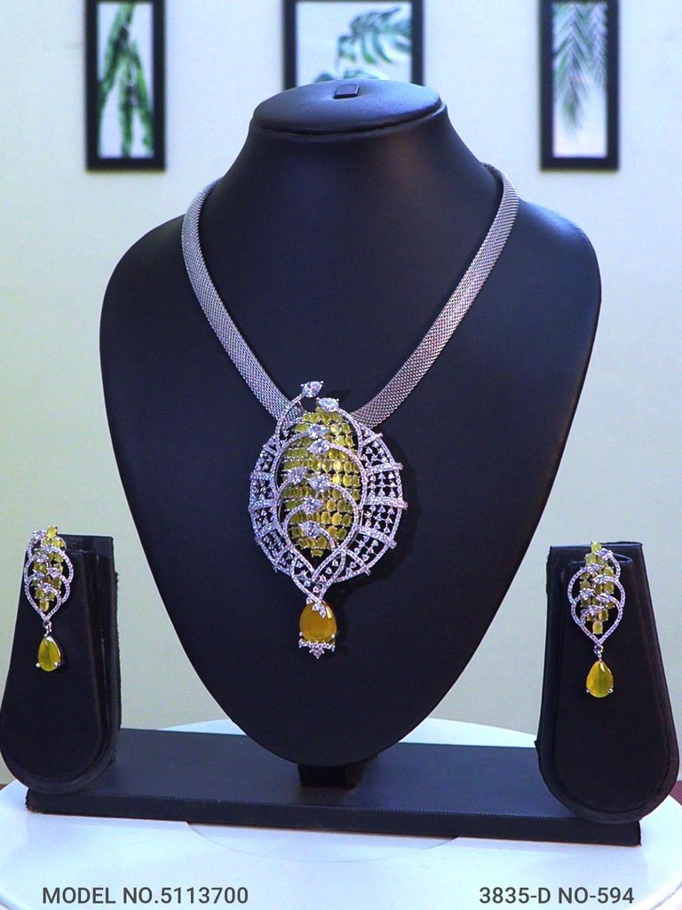 Showstopper Imitation Pendant Set - Style 1 - Amaara World
