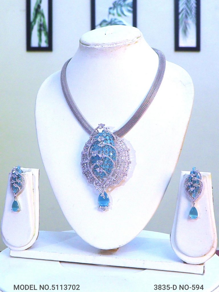 Showstopper Imitation Pendant Set - Style 3 - Amaara World