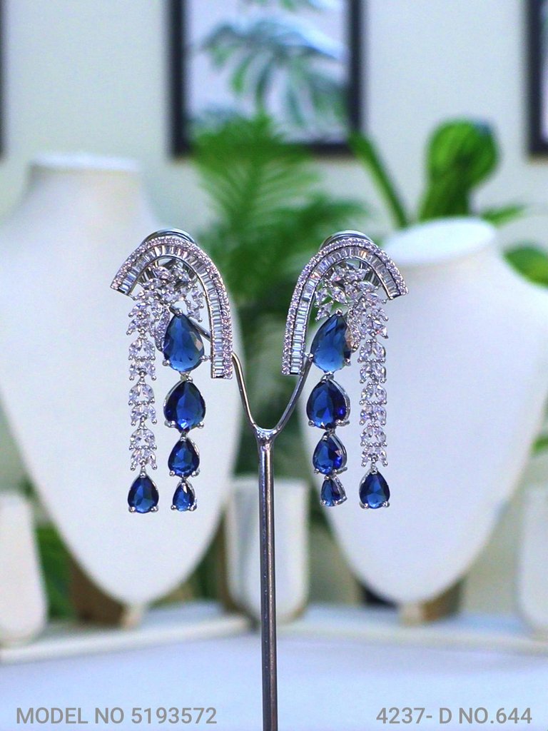 The best Gift for a Woman ! Jewelry - View 3