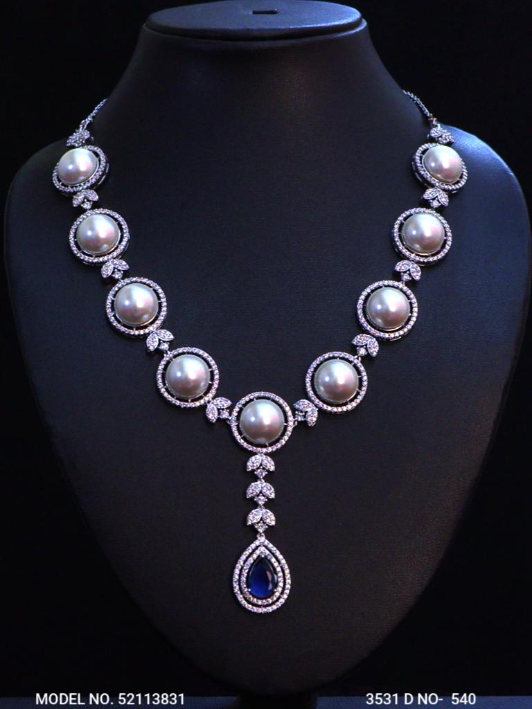Classical Yet Trendy | Jewelry Set - View 2