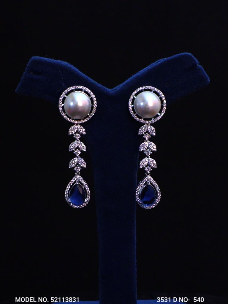 Classical Yet Trendy | Jewelry Set - View 3