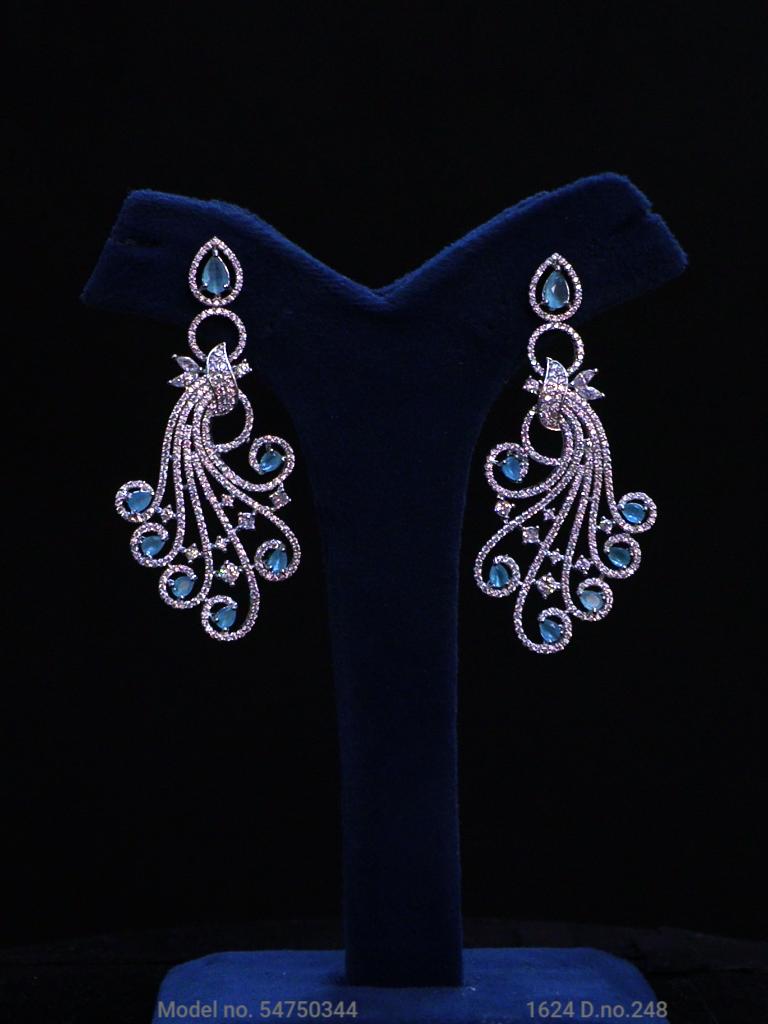 Zircon Earrings can be a Gift