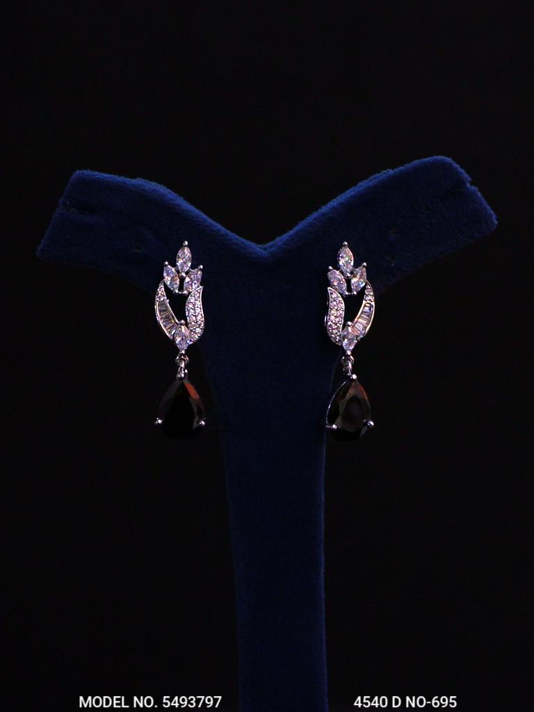 Fashion Necklace Set | Artificial Diamonds / Zircons - View 3 - Amaara World